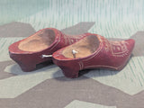 WWI Andenken Lille 1914-16 Tiny Wood Shoes Trench Art
