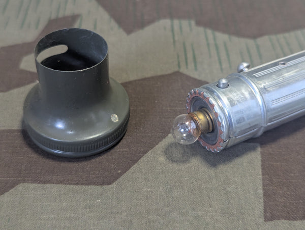 Pertrix 595 Flashlight