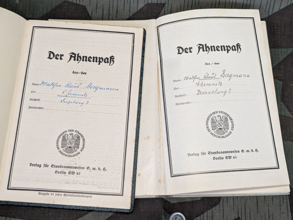 Ahnenpass Books and Familienpapiere Envelope