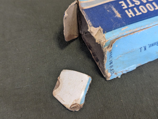 Lyons Toothpaste in Box (Full)