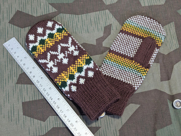 German Brown Patterned Mittens (Small)