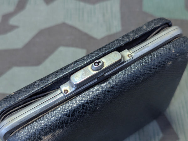 Leather Expandable Case for Cigarettes