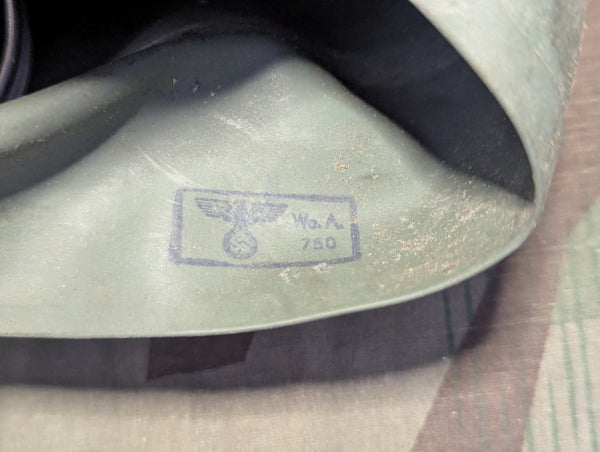 VM40 Volksgasmaske Luftschutz Mens Gas Mask in Box