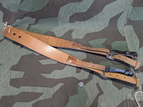 Unissued Tornister Shoulder Straps