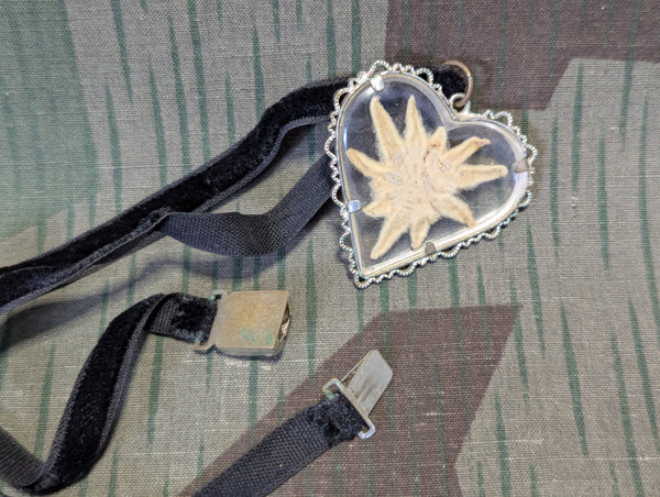 Edelweiss Heart Shaped Velvet Necklace