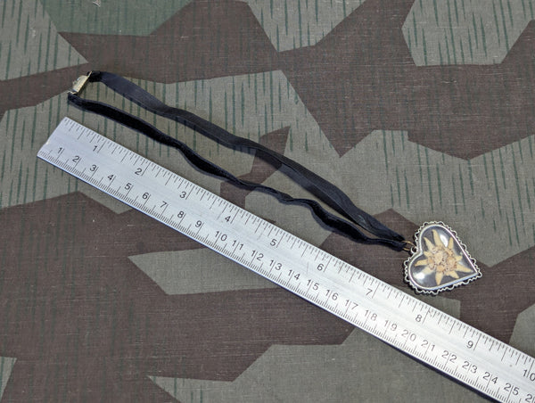 Edelweiss Heart Shaped Velvet Necklace