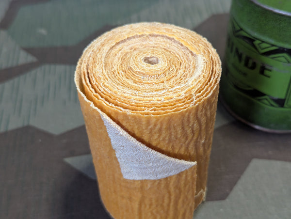 Klebro-Binde Adhesive Bandage in Tin