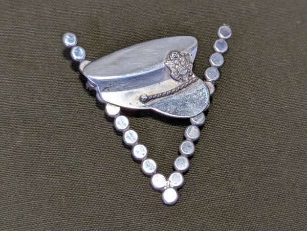 V for Victory with Army Hat Sweetheart Pin