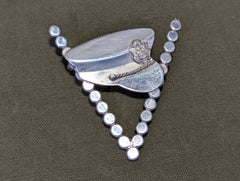 V for Victory with Army Hat Sweetheart Pin