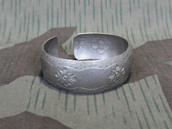 EM Handarbeit Neusilber Cuff Bracelet