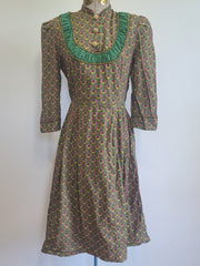 German Print Dirndl Dress <br> (B-34" W-27.5" H-42")
