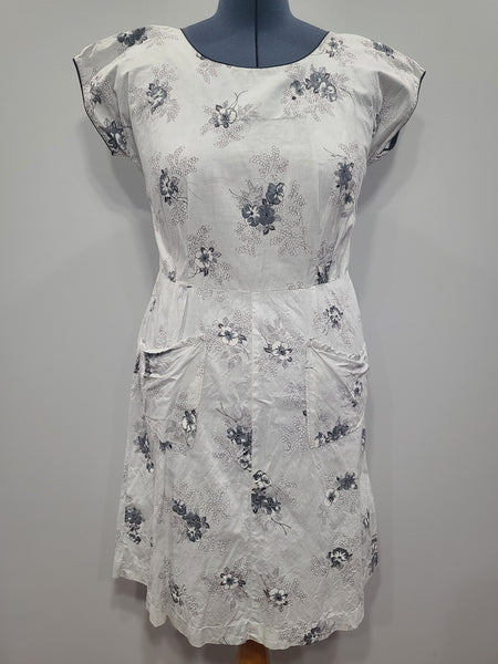 Flower Print Light Blue Dress <br> (B-40" W-35" H-43")