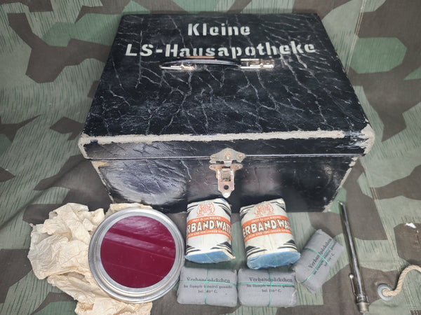 Kleine LS-Hausapotheke with Some Contents