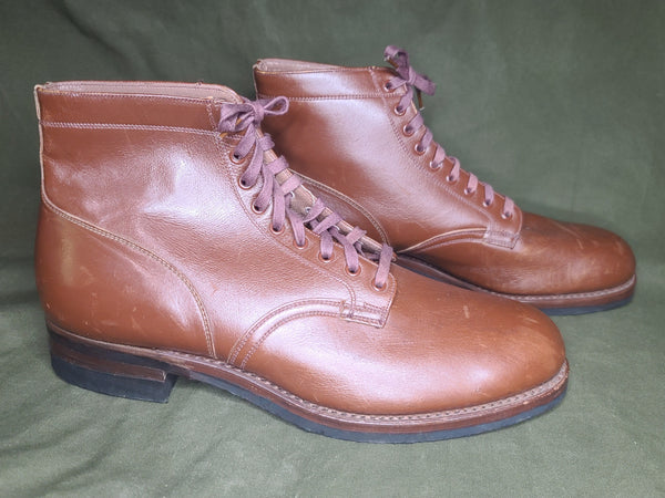 Women's Army Boots (Size 7 1/2 AA)