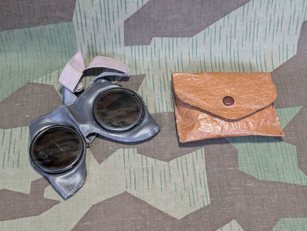 WWII German Tinted Motorcycle Goggles in Pouch Umbral