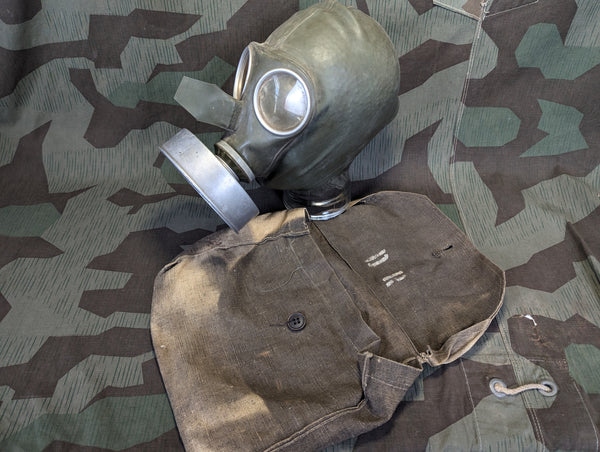 VM37 Peoples Gas Mask With Carrying Bag Reichsbahn