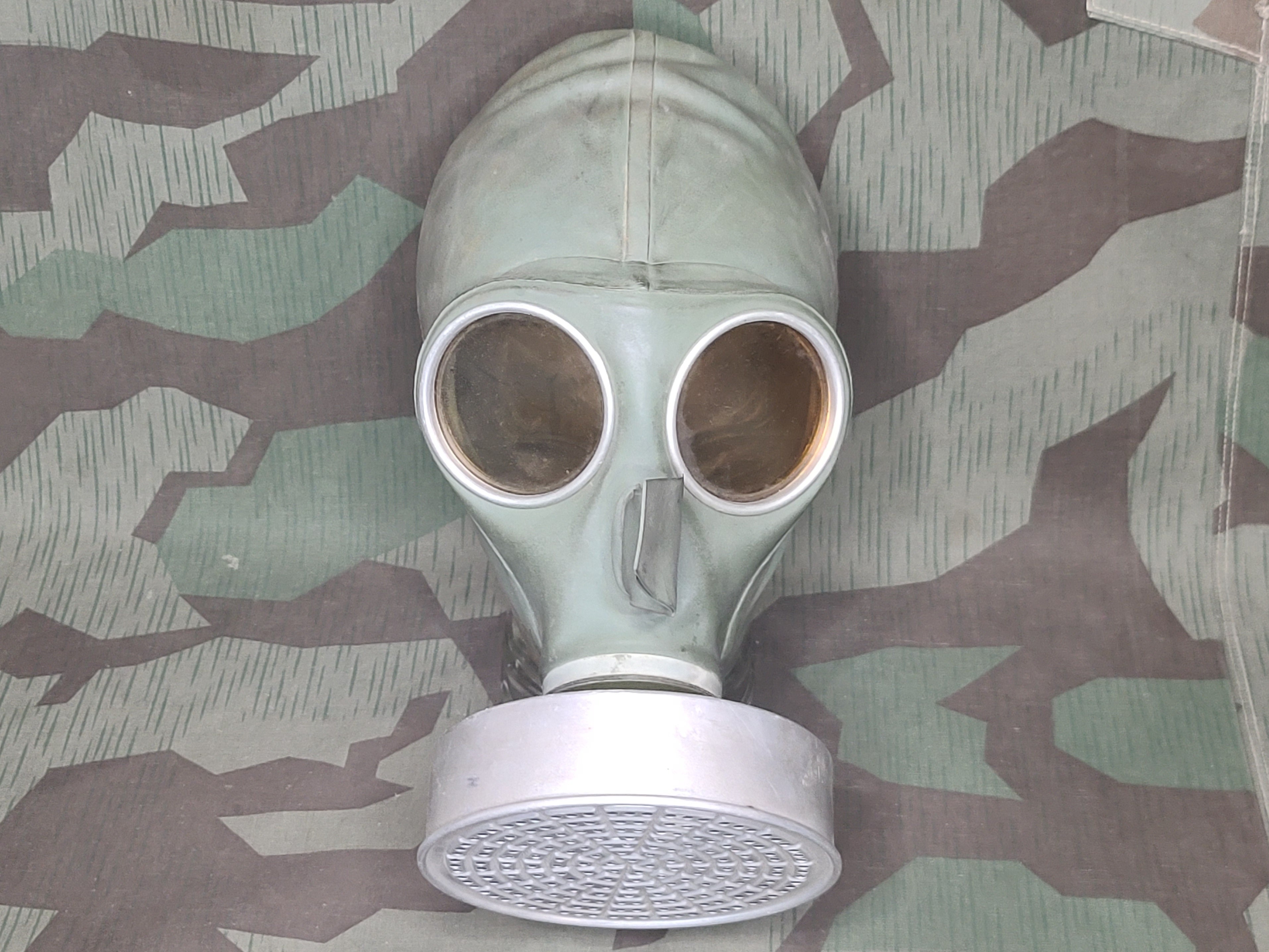 個人装備 ww2 Deutsche Gasmaske Old New Original German WWII Gasmask Canister Set Kriegsmarine Issued