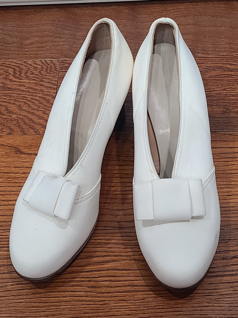 Navy pumps size 10 outlet