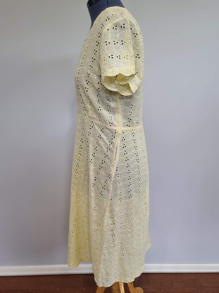 Pale Yellow Eyelet Dress <br> (B-47" W-42" H-49")