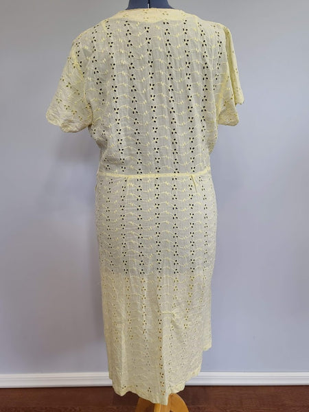 Pale Yellow Eyelet Dress <br> (B-47" W-42" H-49")