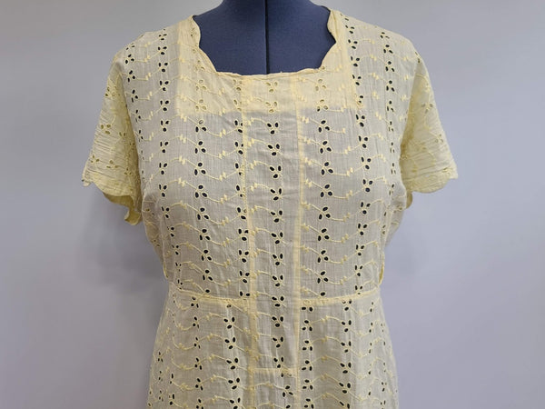 Pale Yellow Eyelet Dress <br> (B-47" W-42" H-49")