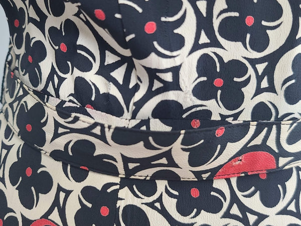 Flower and Person in Archway Novelty Print Dress <br> (B-41" W-28" H-41")