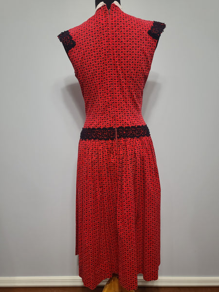 Heart Novelty Print French Oui Non Dress <br> (B-36" W-29" H-37")