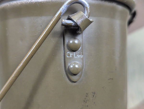 Matching CFL44 Mess Kit with Zelt Strap