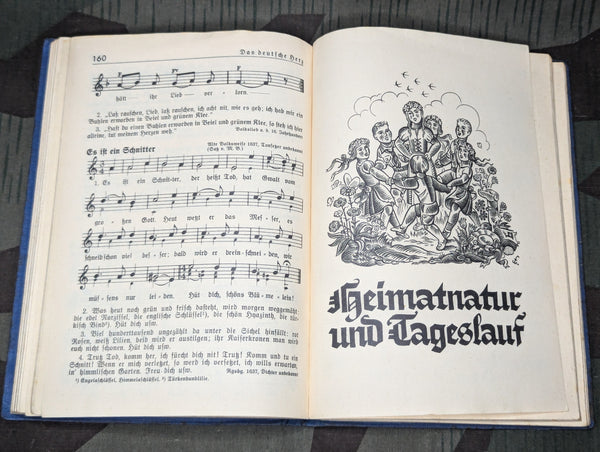 Singkamerad School Song Book of the German Youth