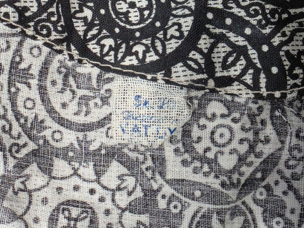 Black and White Print Dress Flower Belt Buckle <br> (B-42" W-36" H-41")