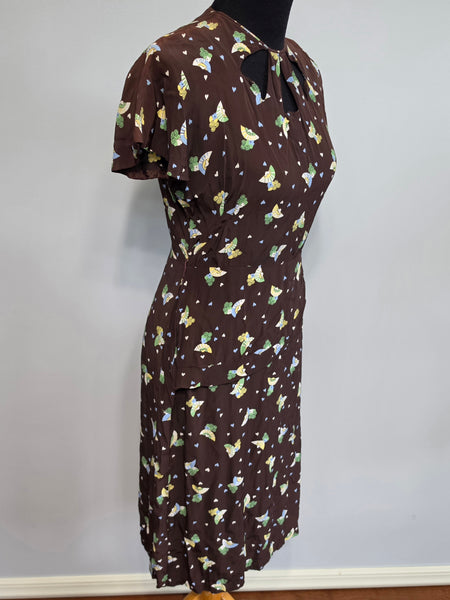 Cold Rayon Lady and Fan Novelty Print Dress <br> (B-36" W-27" H-35")
