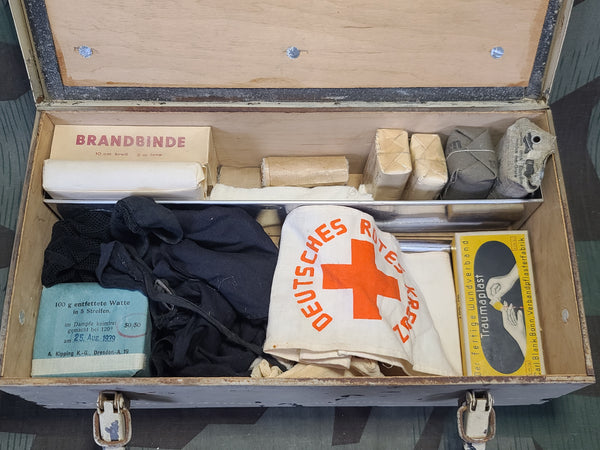 Verbandkasten with Contents