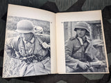 Soldatenantlitz in der Schlacht Candid Soldiers Photos Book