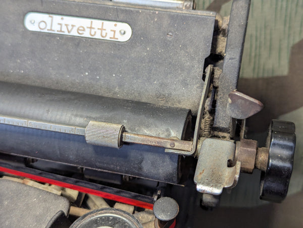 Olivetti M40 Simplified Kriegsausführung Italian German Typewriter (Needs Work)