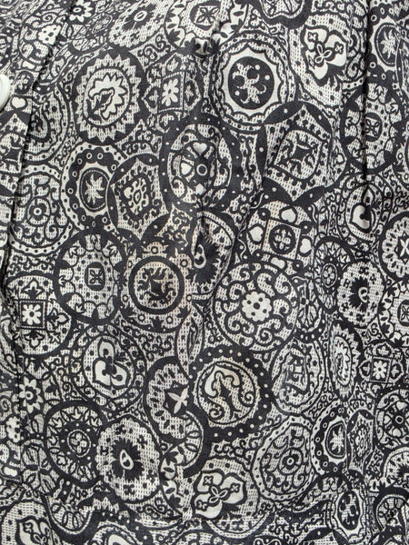Black and White Print Dress Flower Belt Buckle <br> (B-42" W-36" H-41")