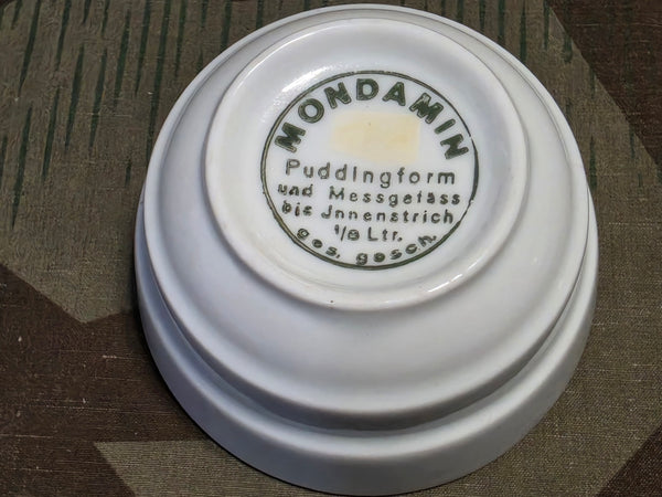Mondamin Pudding Form and Measuring Cups (Set of 3)