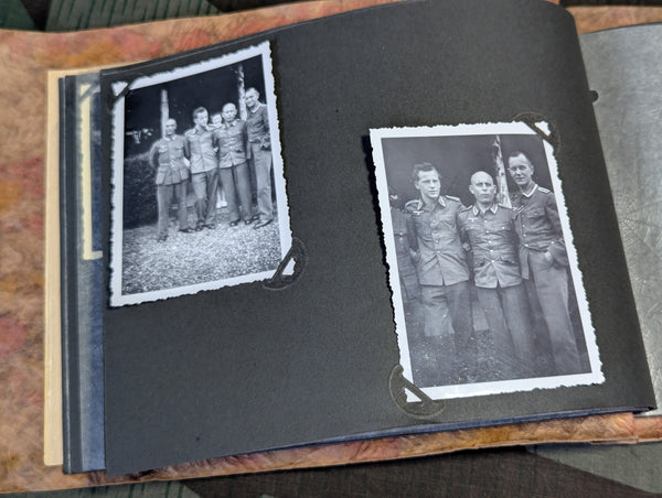 Photo Album Soldiers with Their Girlfriends (53 Photos)