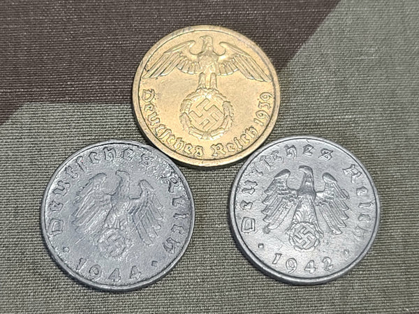 Spring Loaded Reichsmark Coin Holder with 3 Coins