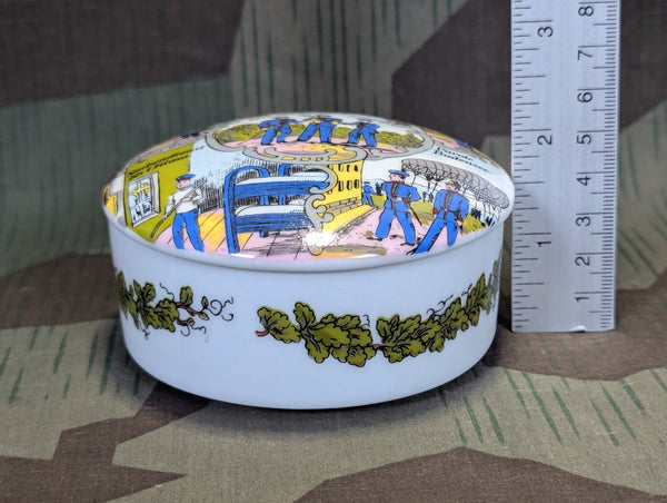 Reproduction Hoch Lebe der Reservemann Porcelain Keepsake Box