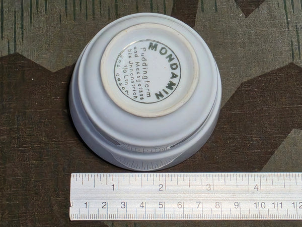 Mondamin Pudding Form and Measuring Cups (Set of 3)