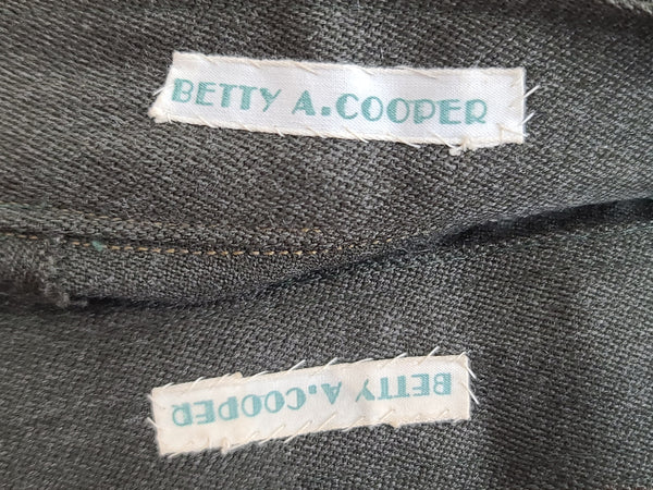 Women's Marine Corps Uniform Jacket and Skirt Named <br> (B-35" W-25" H-34")