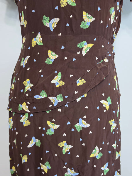 Cold Rayon Lady and Fan Novelty Print Dress <br> (B-36" W-27" H-35")