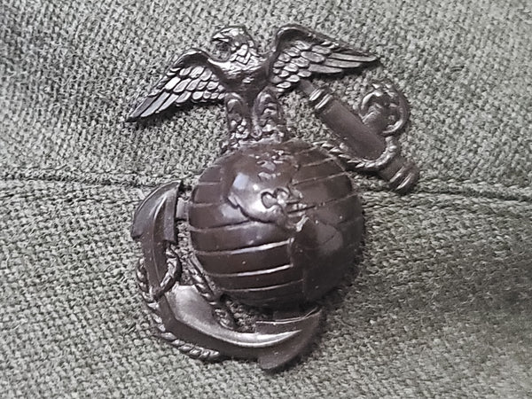 USMC Women's Service Hat with Bakelite Insignia