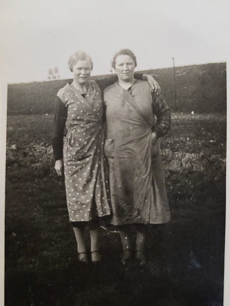 Mostly Civilian German Photo Album 118 Photos (Some HJ, RAD & Wehrmacht Soldiers)