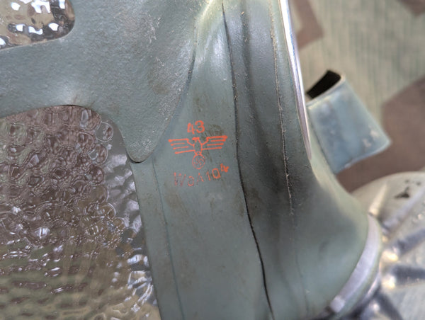 VM40 Volksgasmaske in Canister