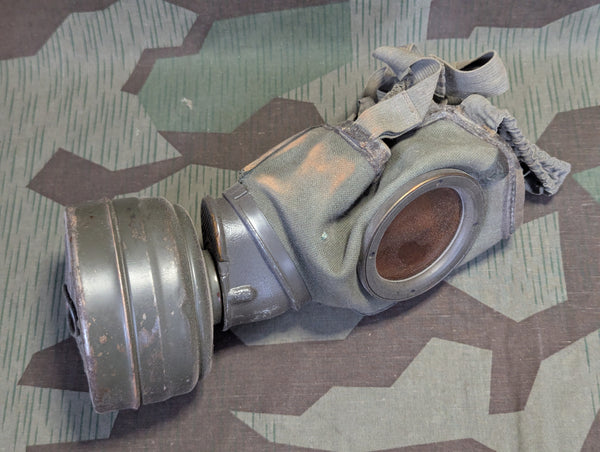 AEMA 1940 Gas Mask Can and Mask