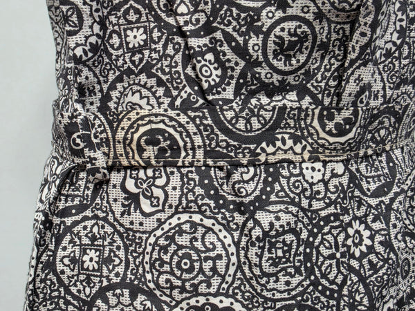 Black and White Print Dress Flower Belt Buckle <br> (B-42" W-36" H-41")