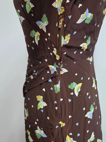 Cold Rayon Lady and Fan Novelty Print Dress <br> (B-36" W-27" H-35")