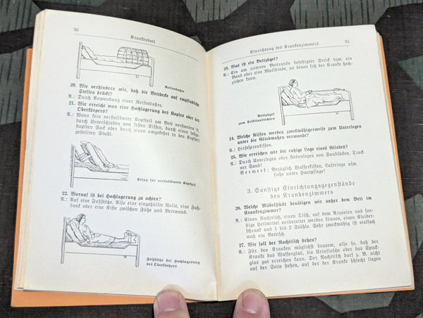 Wie Pflege Ich Kranke? First Aid Book 1940 3./Kr.Trsp.Abt. 572
