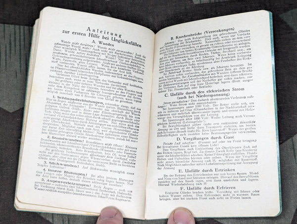 Taschen Merkbuch Pocket Calendar from 1942